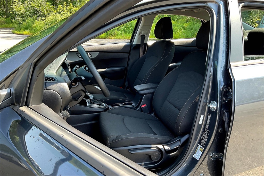 2021 Kia Forte LXS - Photo 10