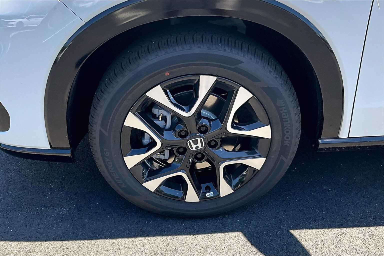 2026 Honda HR-V EX-L - Photo 8