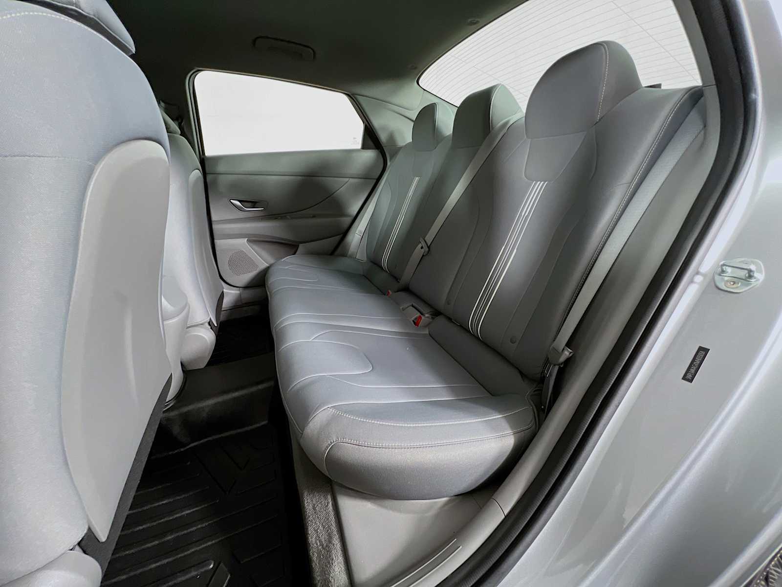 2021 Hyundai Elantra SEL - Photo 11