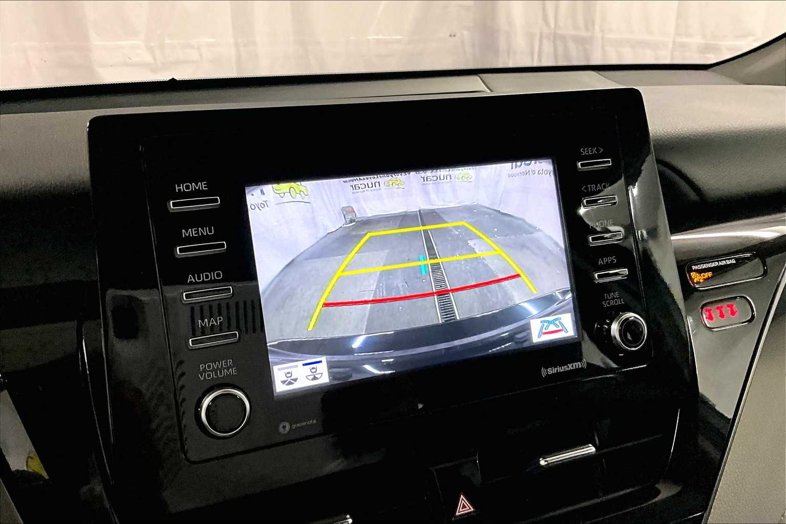 2022 Toyota Camry LE - Photo 19