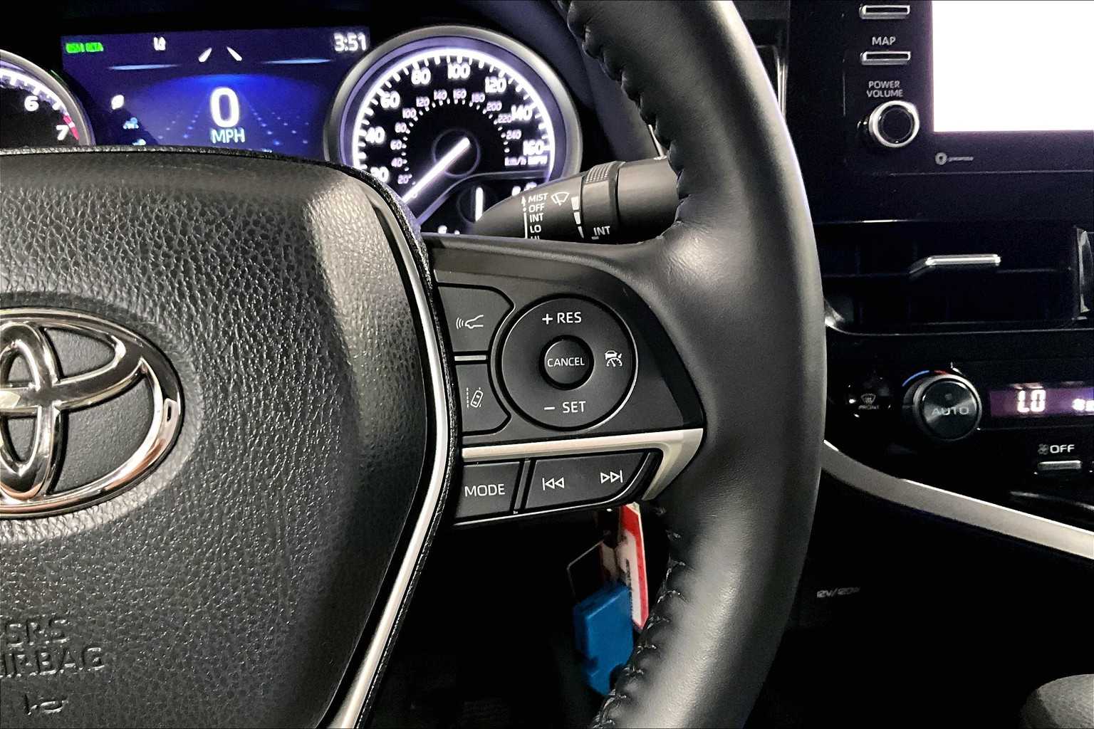 2022 Toyota Camry LE - Photo 23