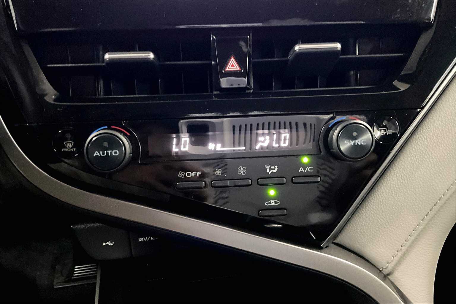 2022 Toyota Camry LE - Photo 25