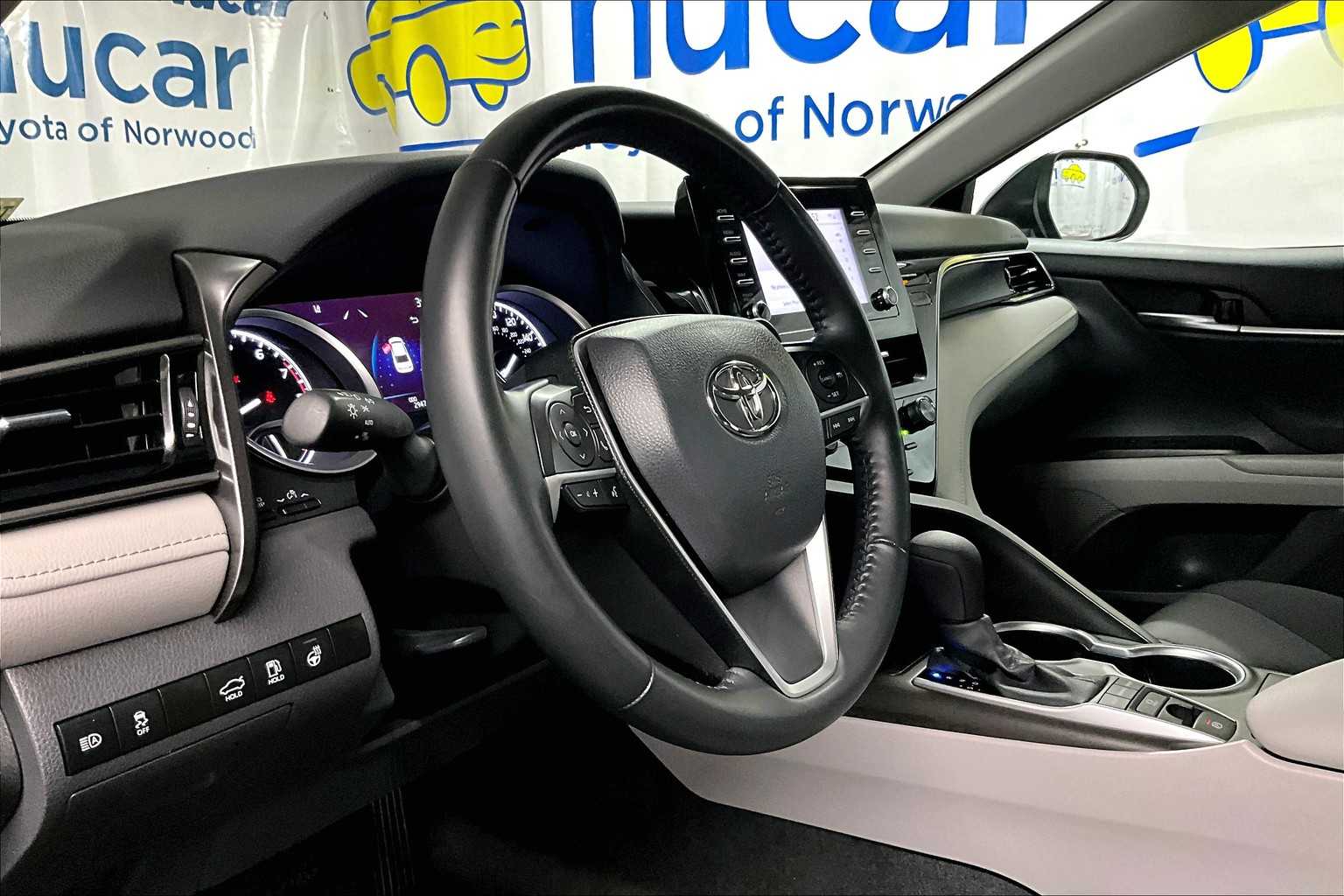 2022 Toyota Camry LE - Photo 8