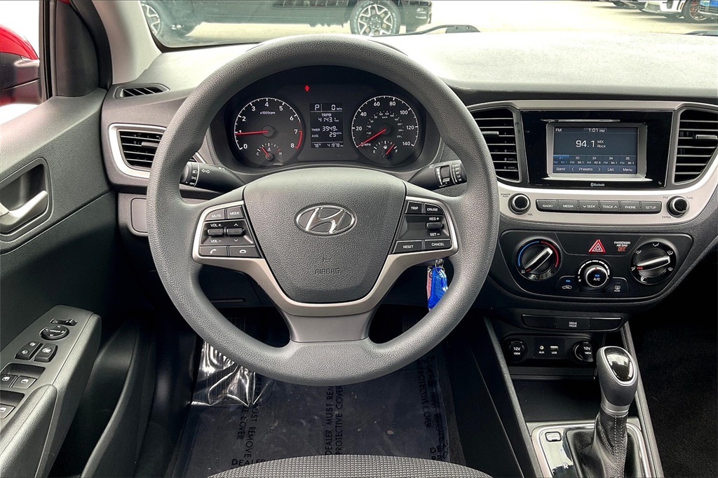 2021 Hyundai Accent SE - Photo 16