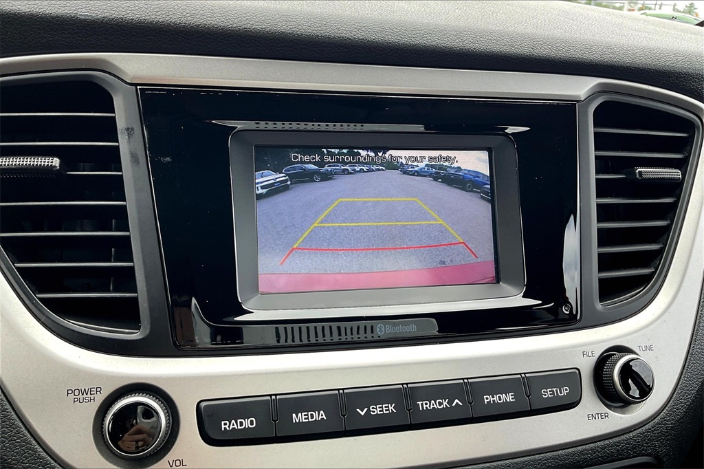 2021 Hyundai Accent SE - Photo 18