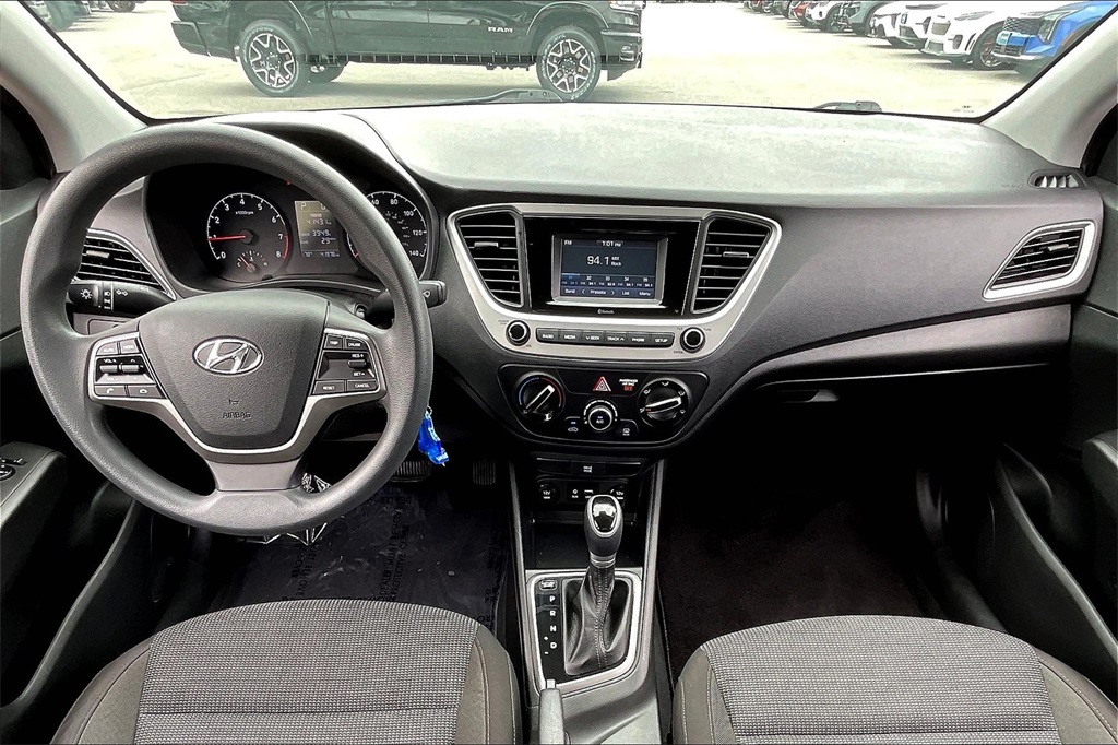 2021 Hyundai Accent SE - Photo 20
