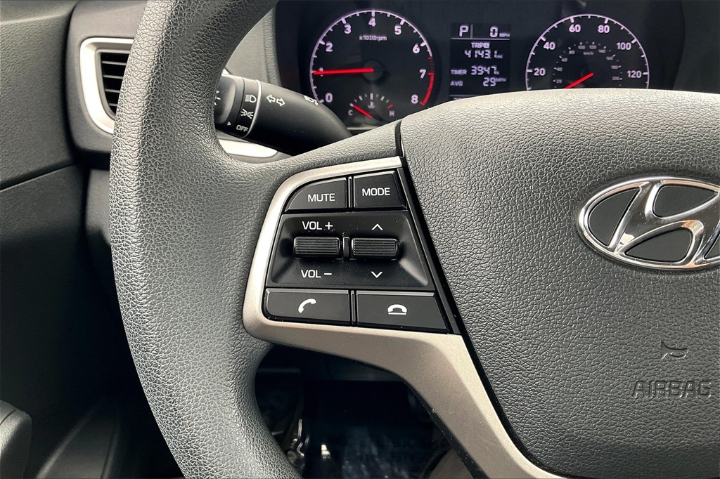 2021 Hyundai Accent SE - Photo 21