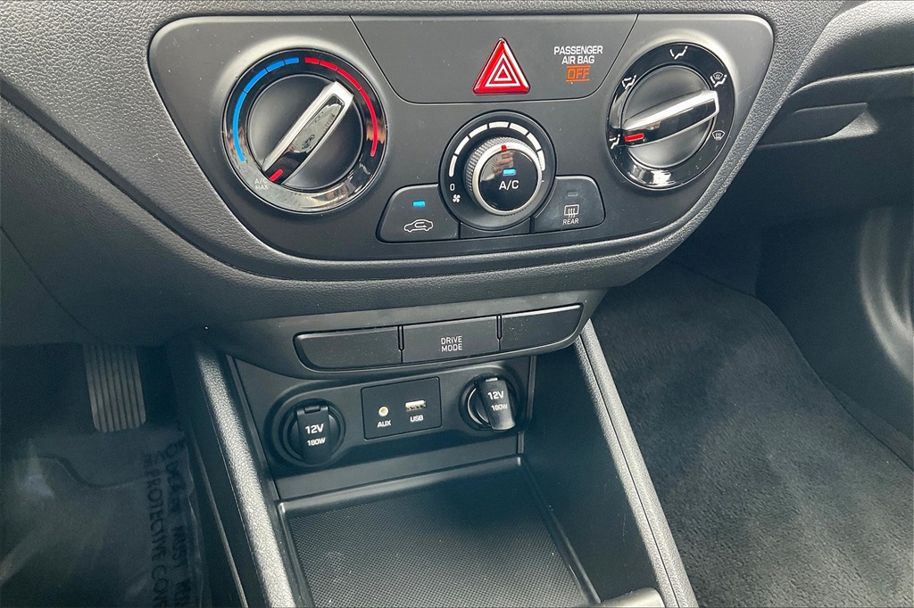 2021 Hyundai Accent SE - Photo 24