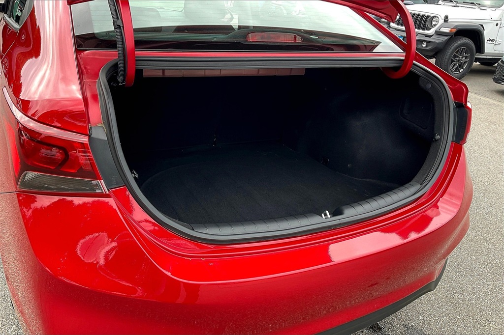 2021 Hyundai Accent SE - Photo 31