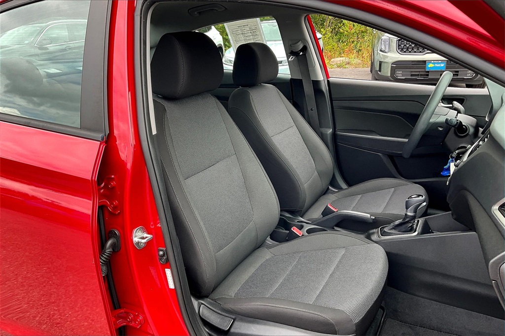 2021 Hyundai Accent SE - Photo 10