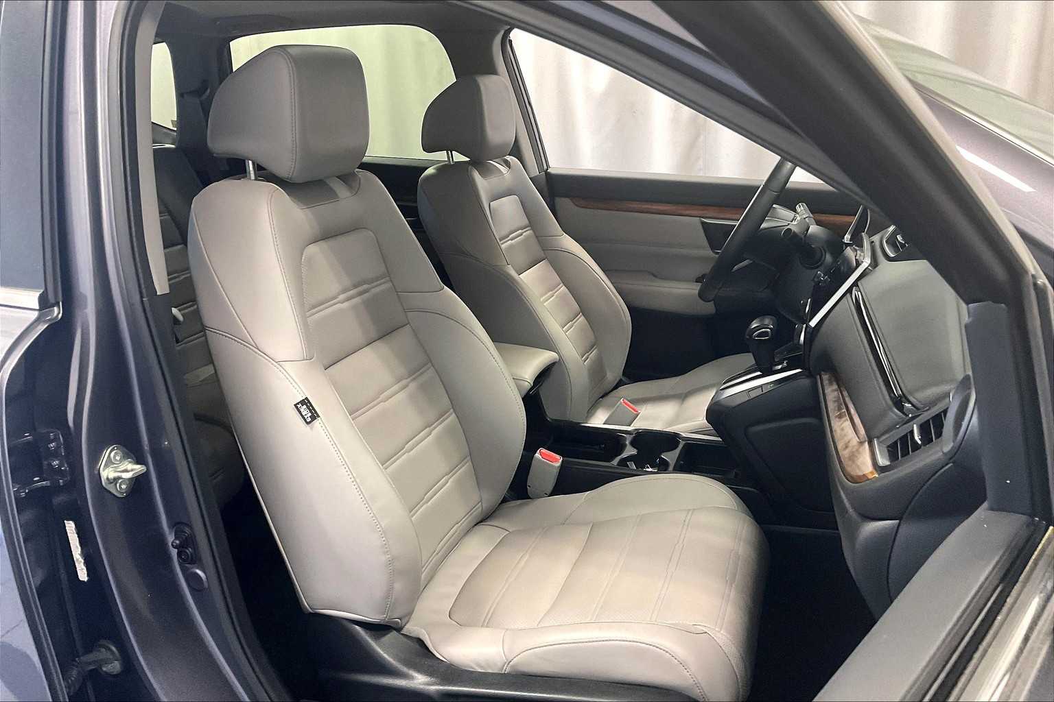 2017 Honda CR-V Touring - Photo 11