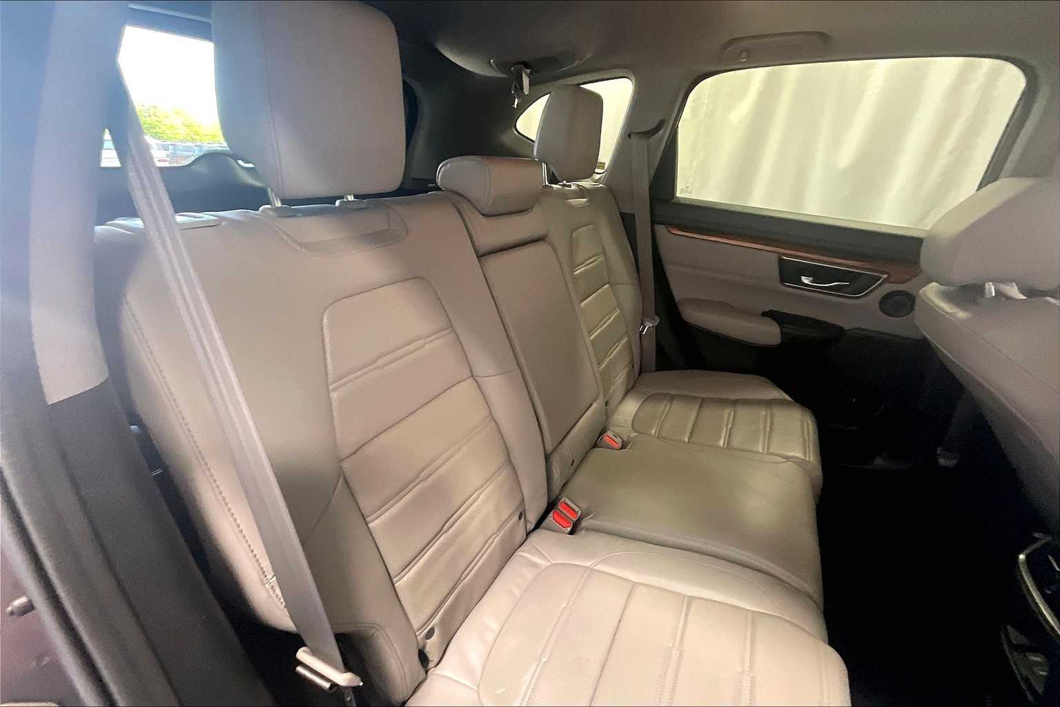 2017 Honda CR-V Touring - Photo 16