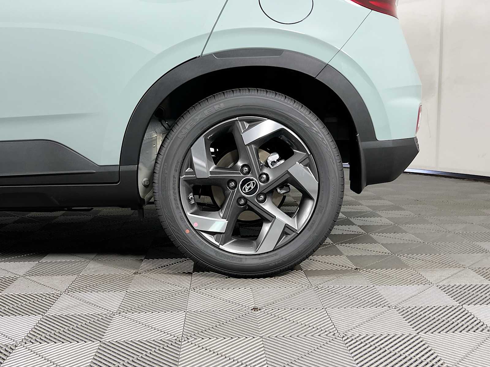 2025 Hyundai Venue SEL - Photo 18