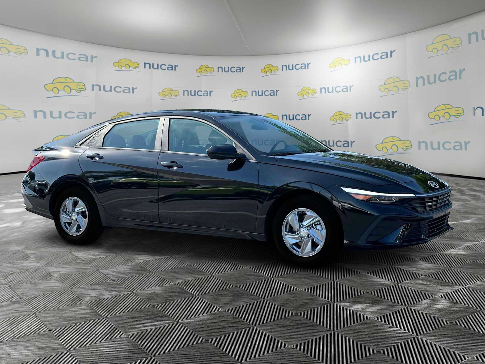 2025 Hyundai Elantra SE - Photo 1