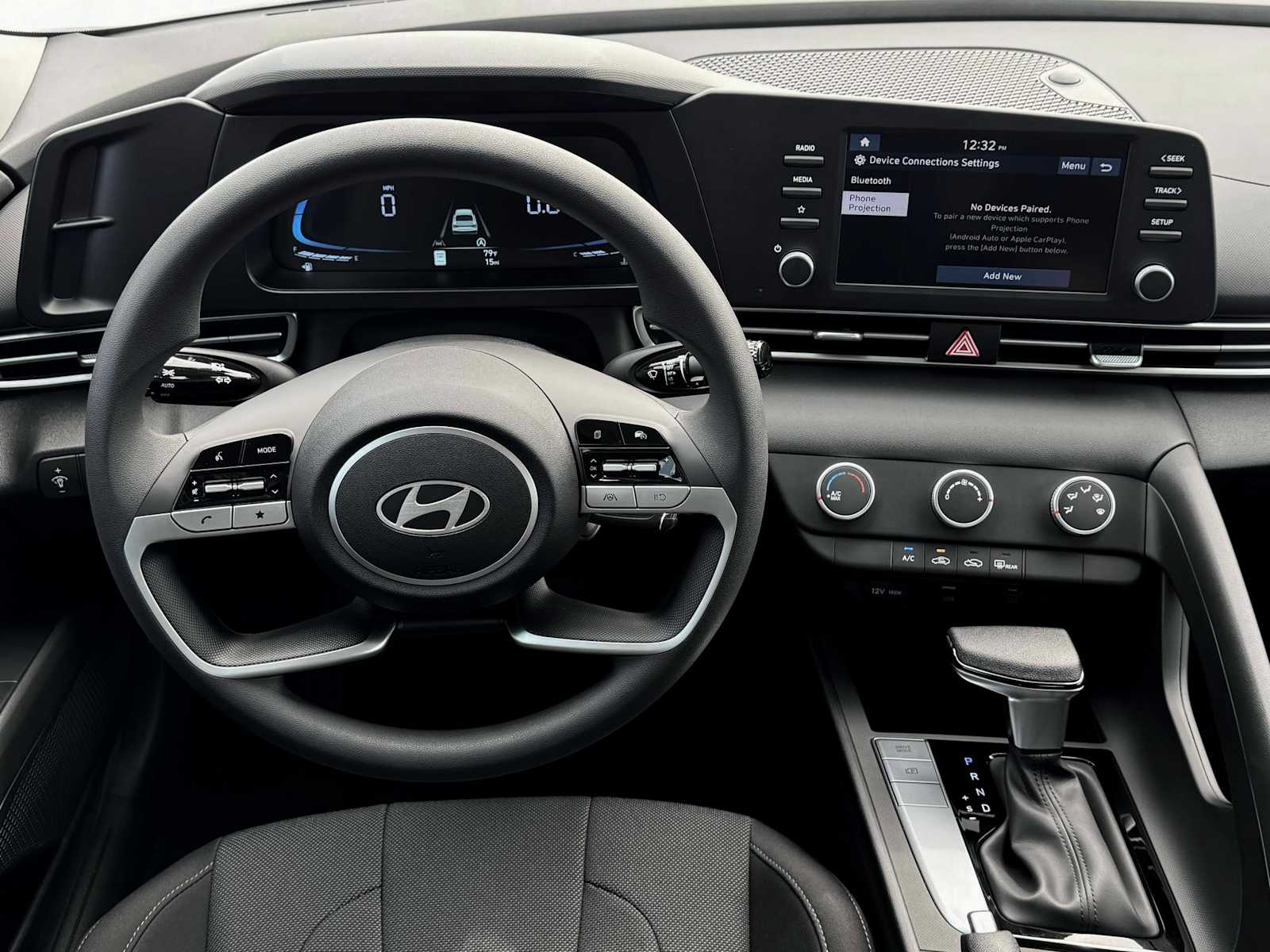 2025 Hyundai Elantra SE - Photo 17