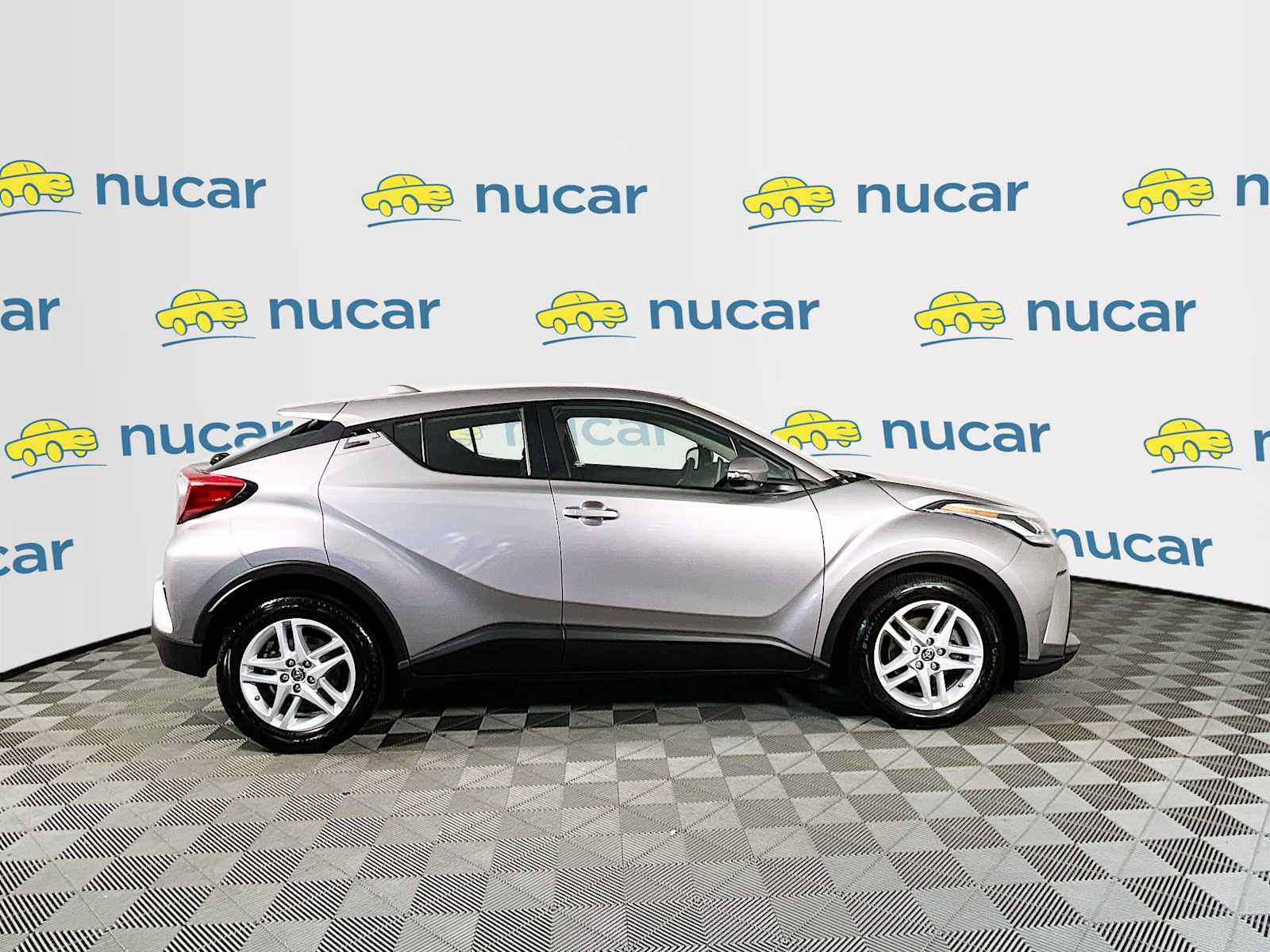 2020 Toyota C-HR LE - Photo 8
