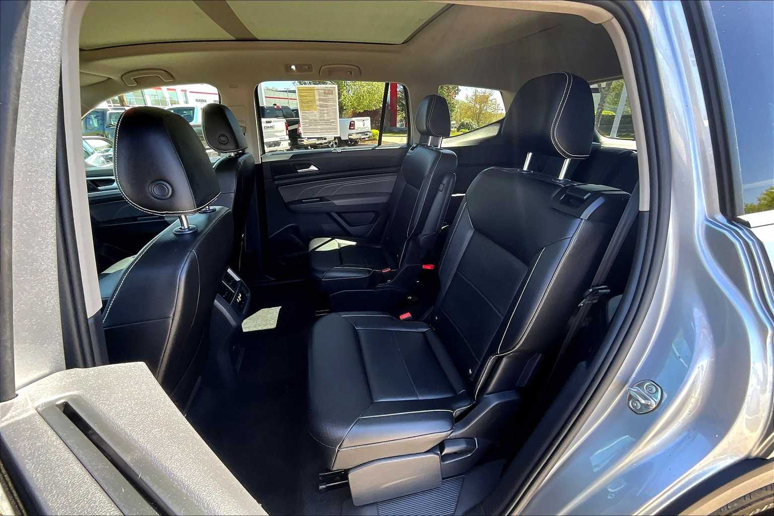 2022 Volkswagen Atlas 3.6L V6 SE w/Technology - Photo 15