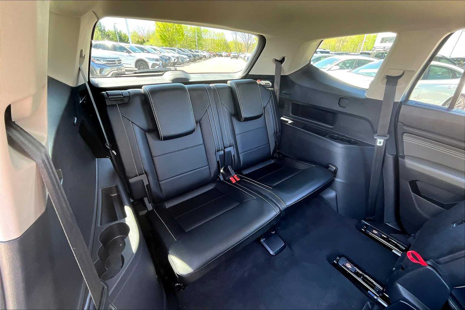 2022 Volkswagen Atlas 3.6L V6 SE w/Technology - Photo 17