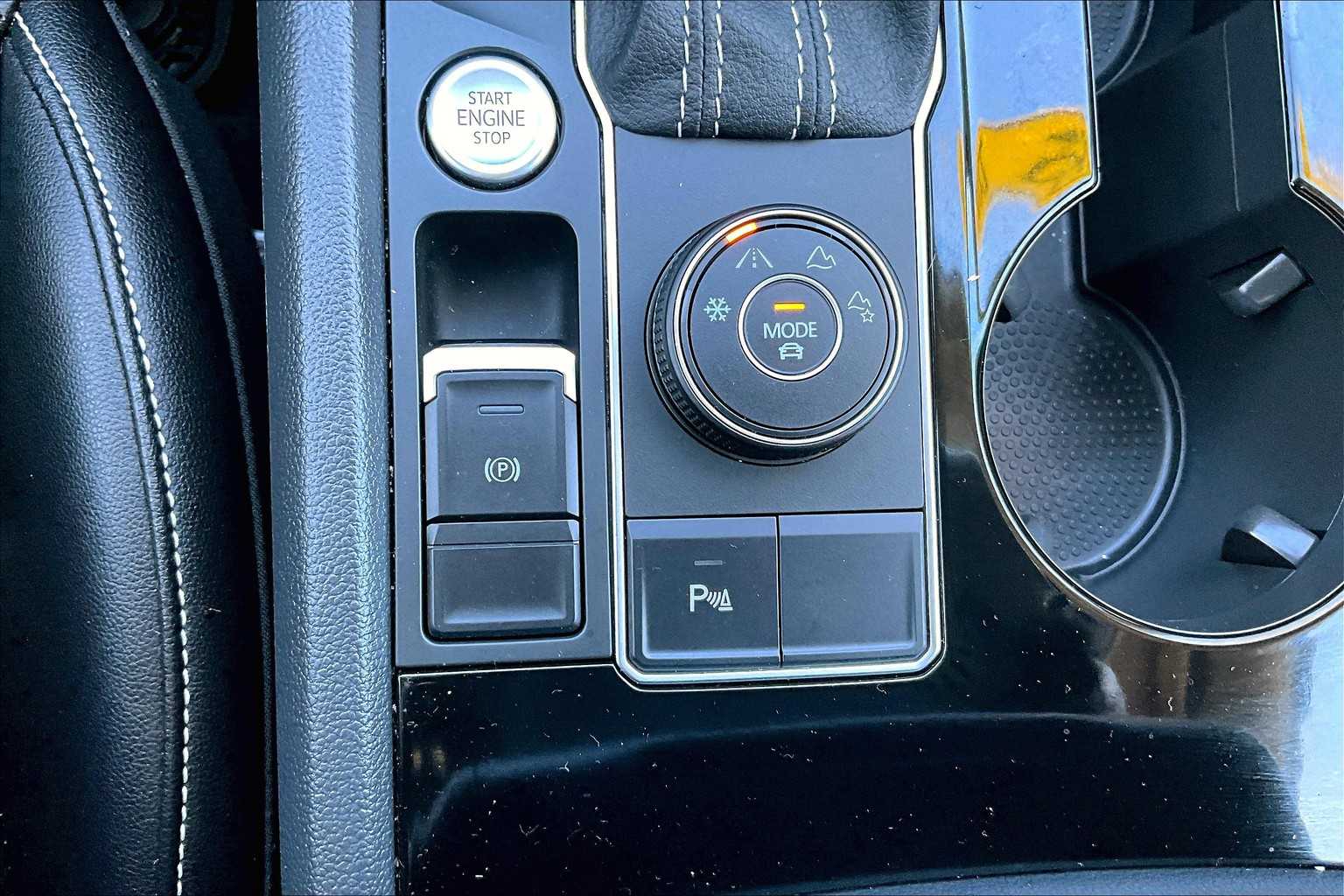 2022 Volkswagen Atlas 3.6L V6 SE w/Technology - Photo 28