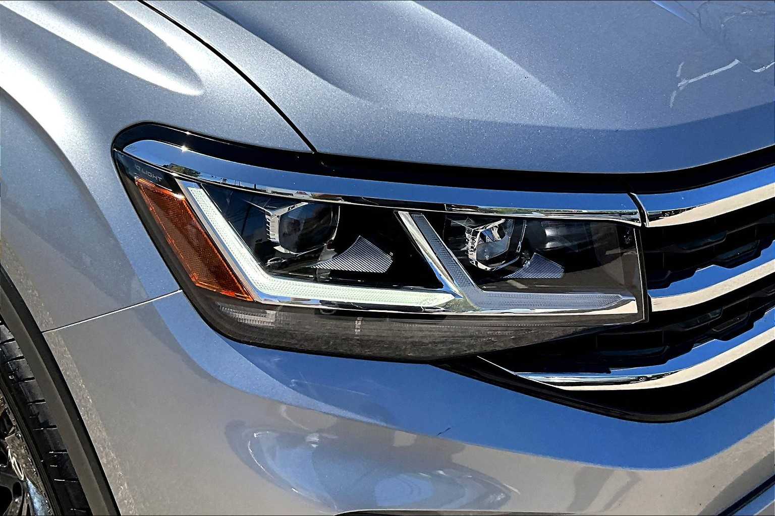 2022 Volkswagen Atlas 3.6L V6 SE w/Technology - Photo 33