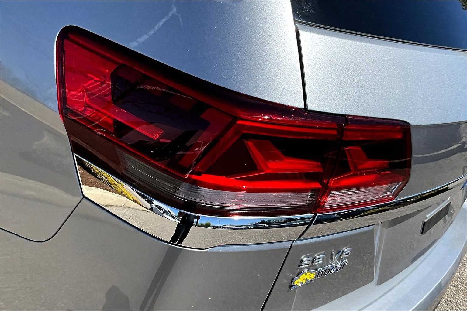 2022 Volkswagen Atlas 3.6L V6 SE w/Technology - Photo 34