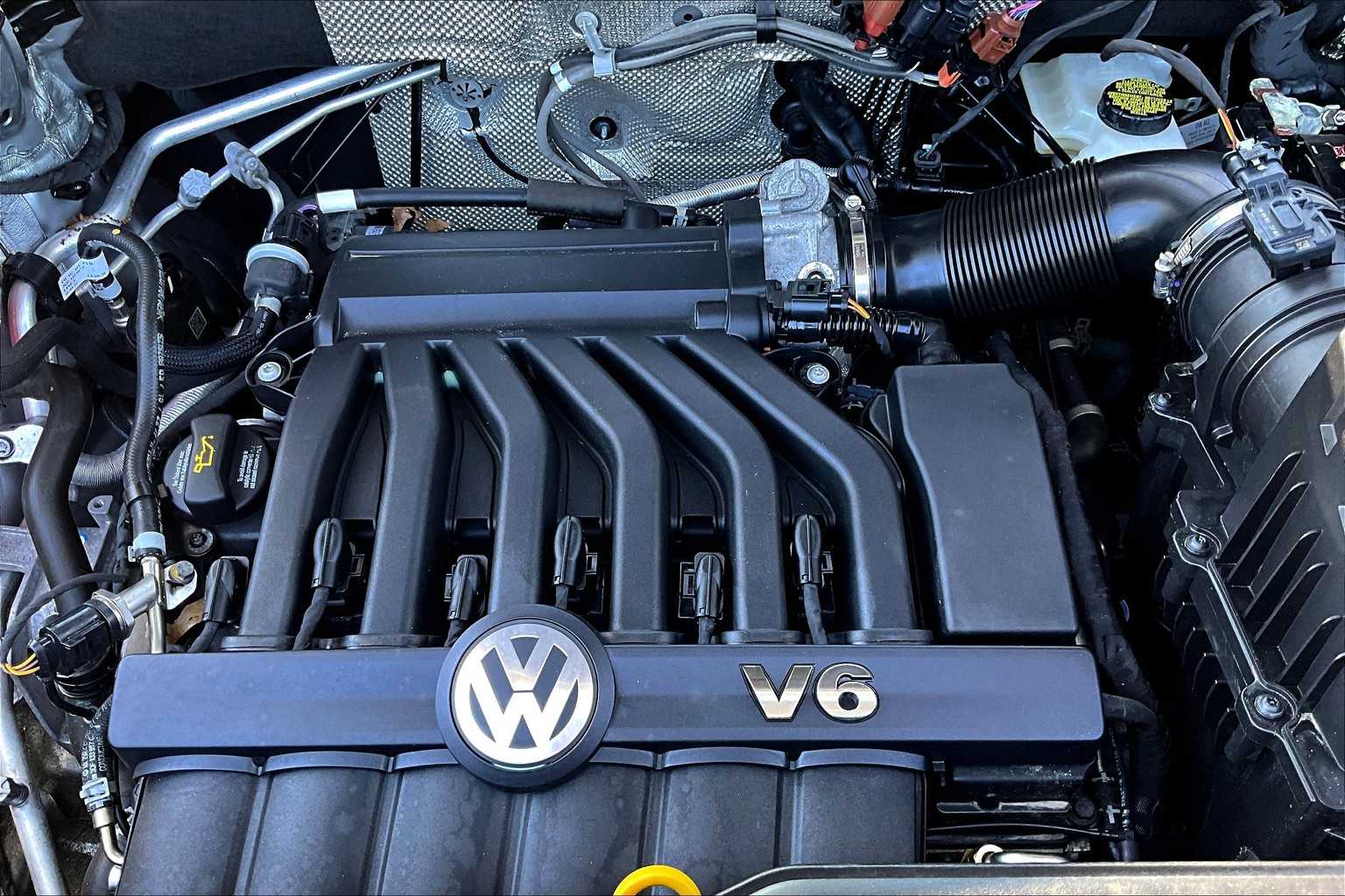 2022 Volkswagen Atlas 3.6L V6 SE w/Technology - Photo 35