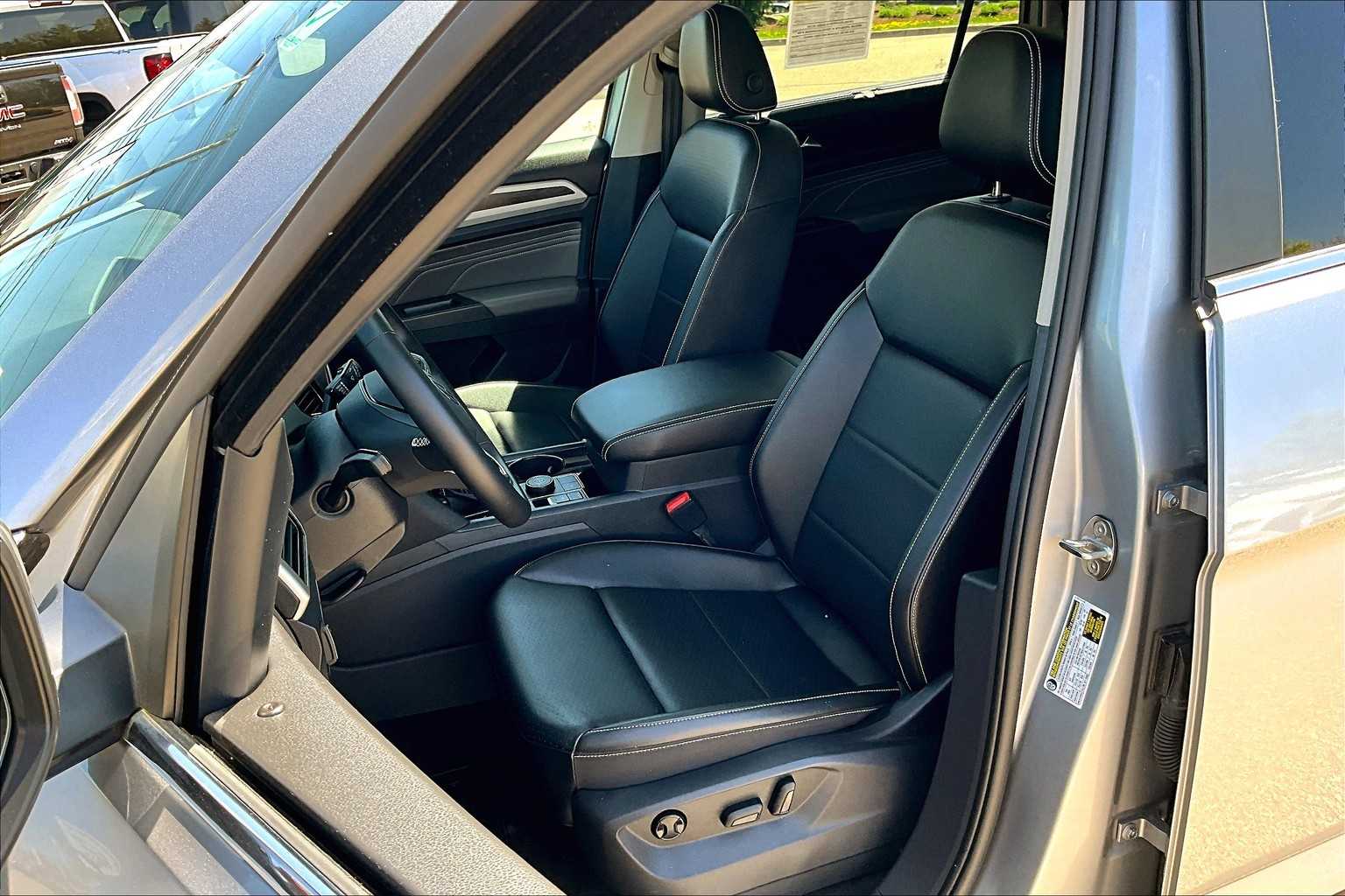 2022 Volkswagen Atlas 3.6L V6 SE w/Technology - Photo 10