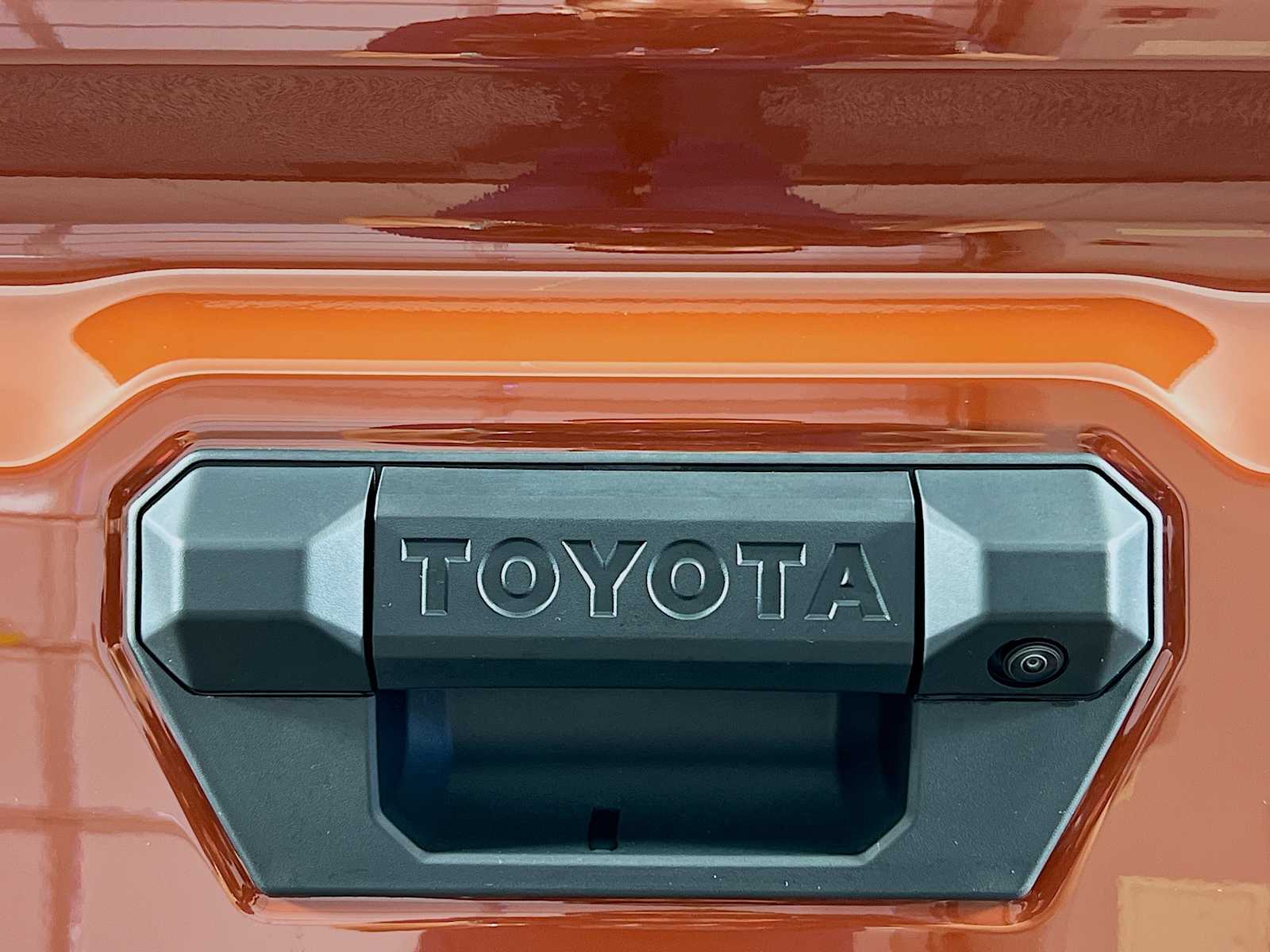 2025 Toyota Tacoma TRD Off Road Hybrid - Photo 17