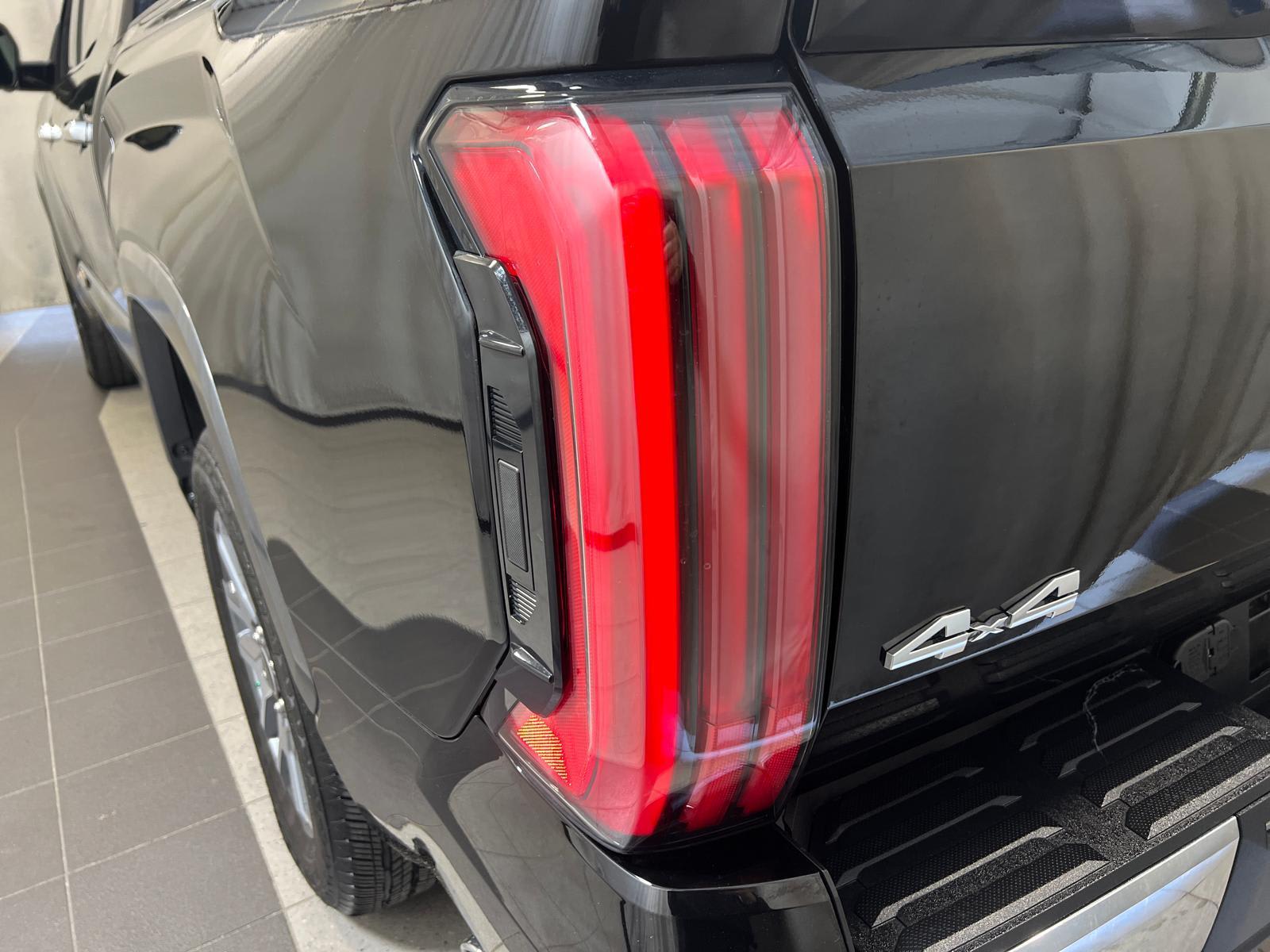 2022 Toyota Tundra 1794 Edition Hybrid - Photo 17