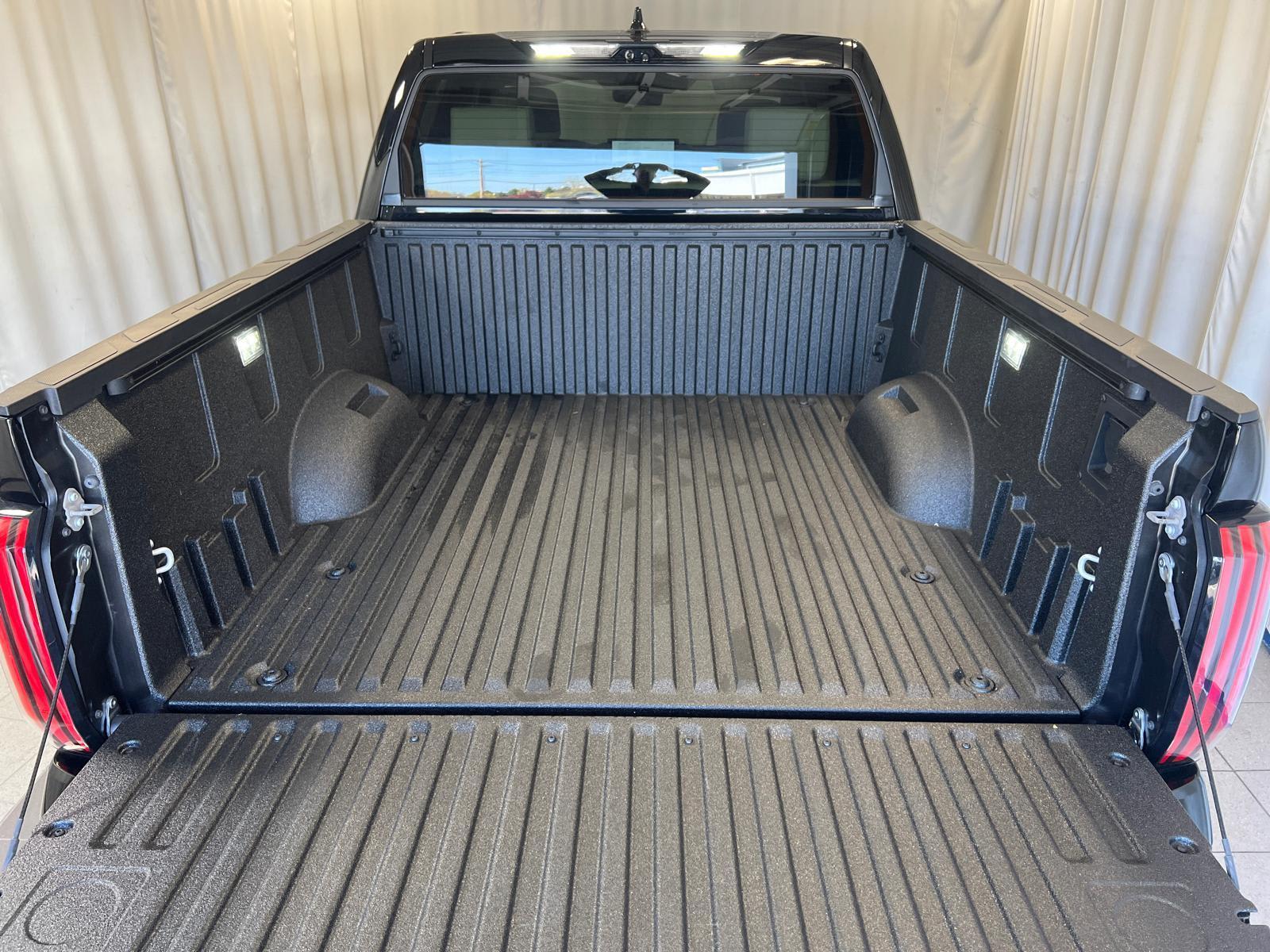 2022 Toyota Tundra 1794 Edition Hybrid - Photo 38