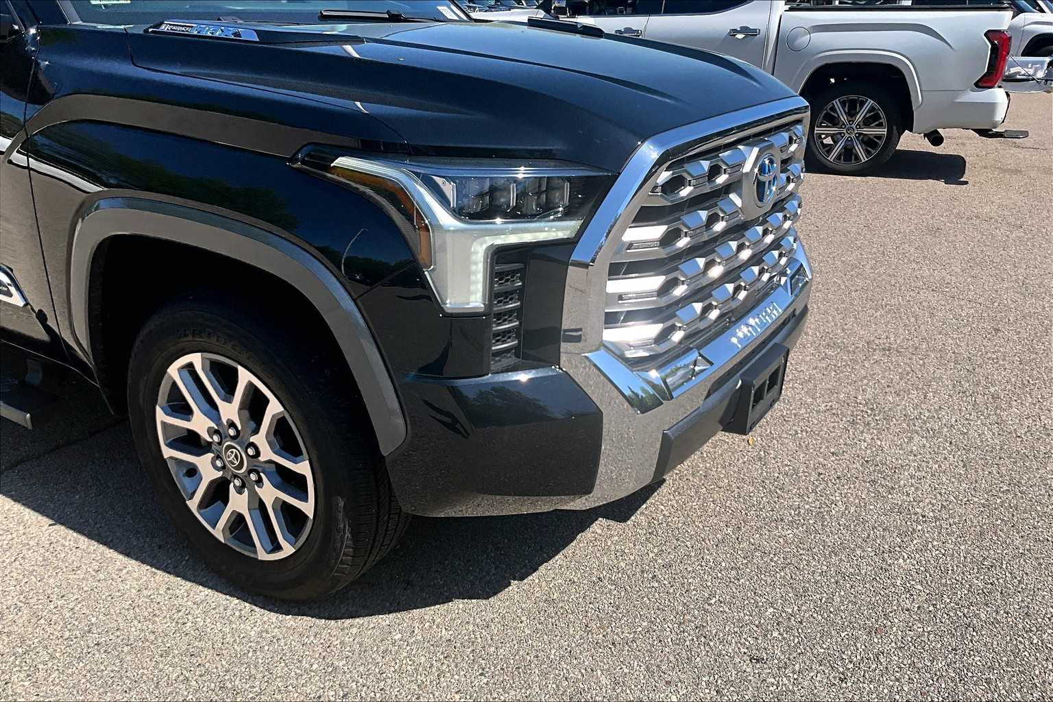2022 Toyota Tundra 1794 Edition Hybrid - Photo 10