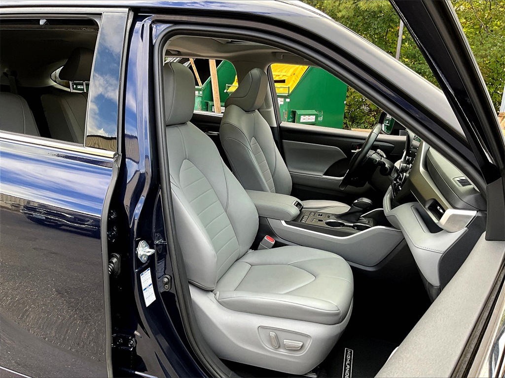 2020 Toyota Highlander XLE - Photo 11