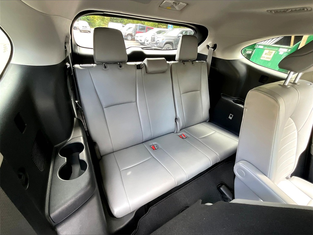 2020 Toyota Highlander XLE - Photo 17