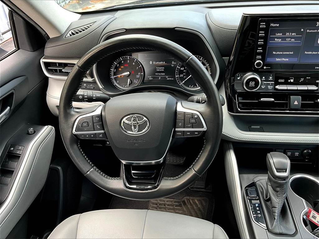 2020 Toyota Highlander XLE - Photo 18