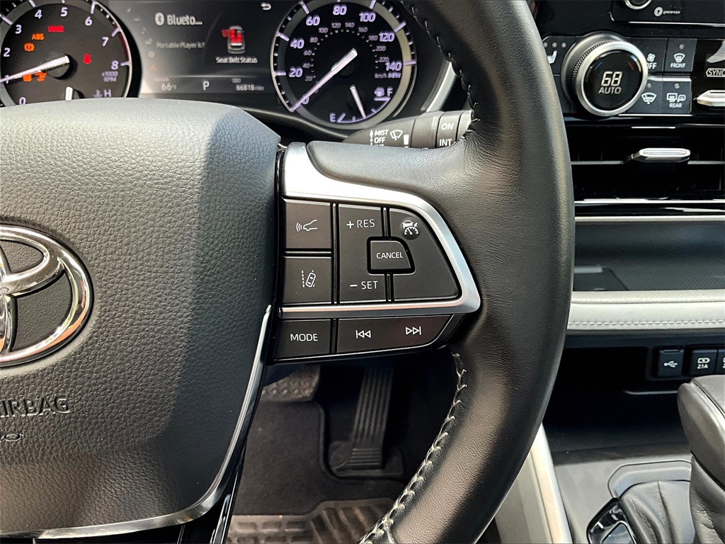 2020 Toyota Highlander XLE - Photo 25