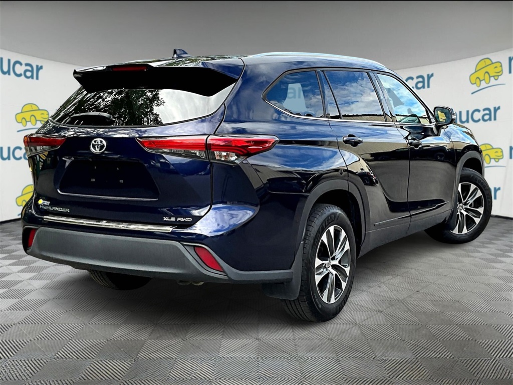 2020 Toyota Highlander XLE - Photo 6
