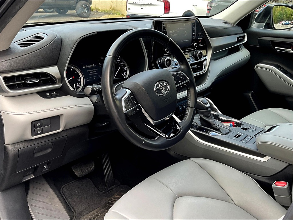 2020 Toyota Highlander XLE - Photo 8