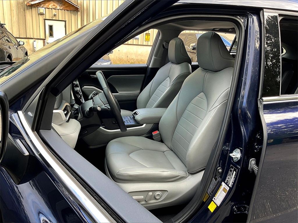 2020 Toyota Highlander XLE - Photo 10