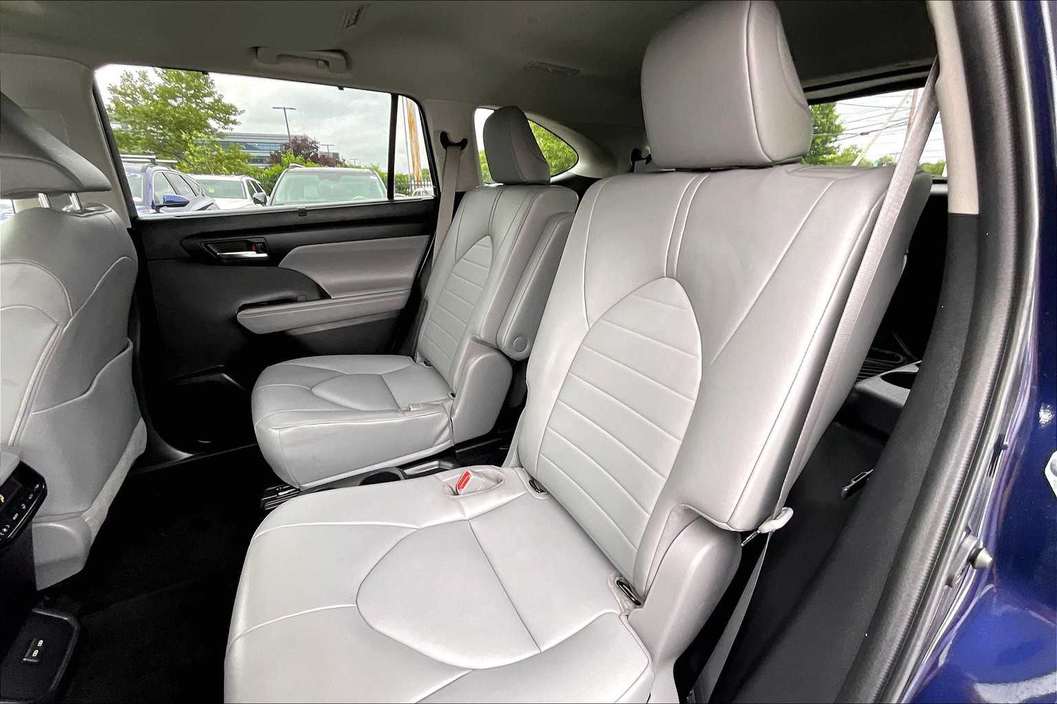 2022 Toyota Highlander XLE - Photo 15