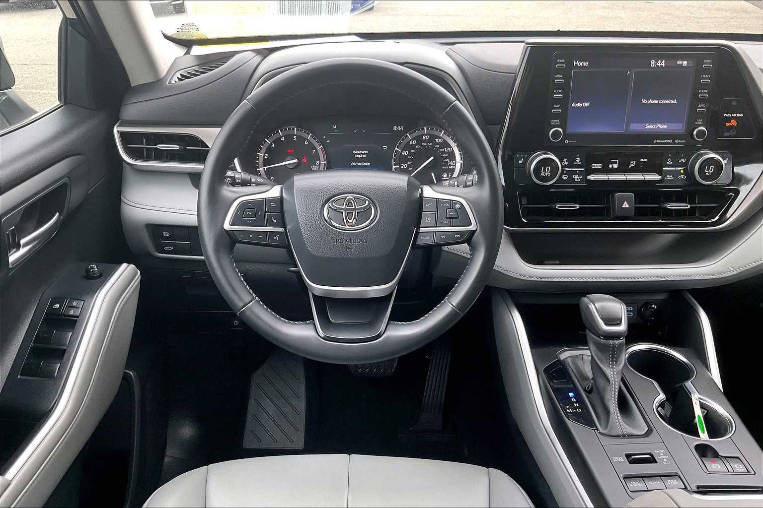 2022 Toyota Highlander XLE - Photo 17