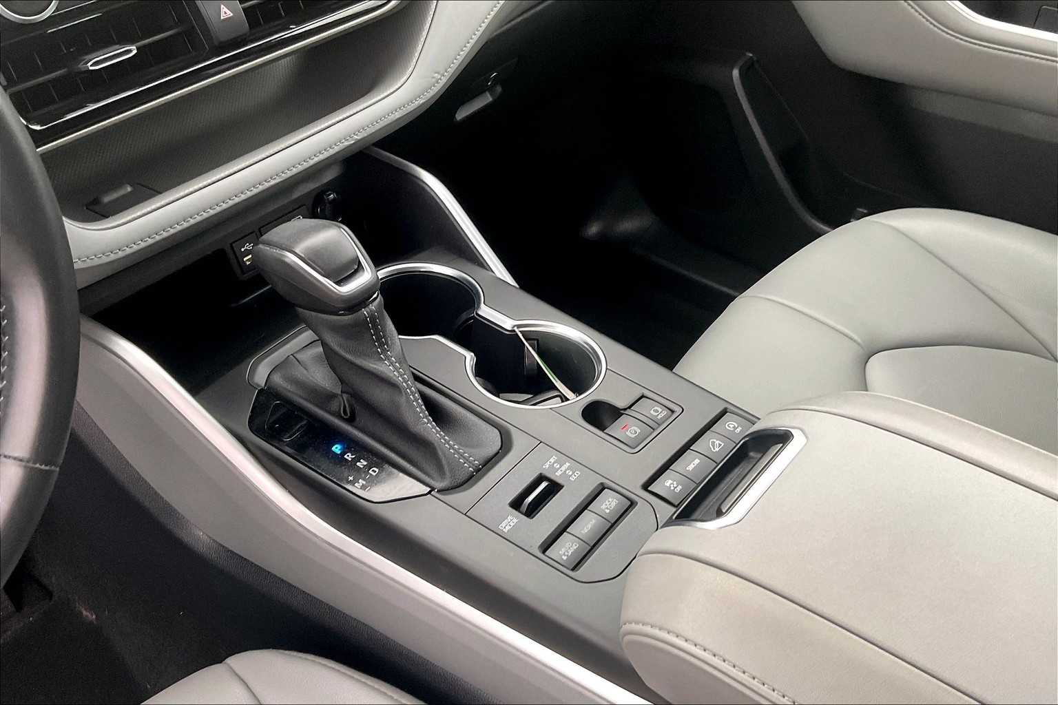 2022 Toyota Highlander XLE - Photo 20