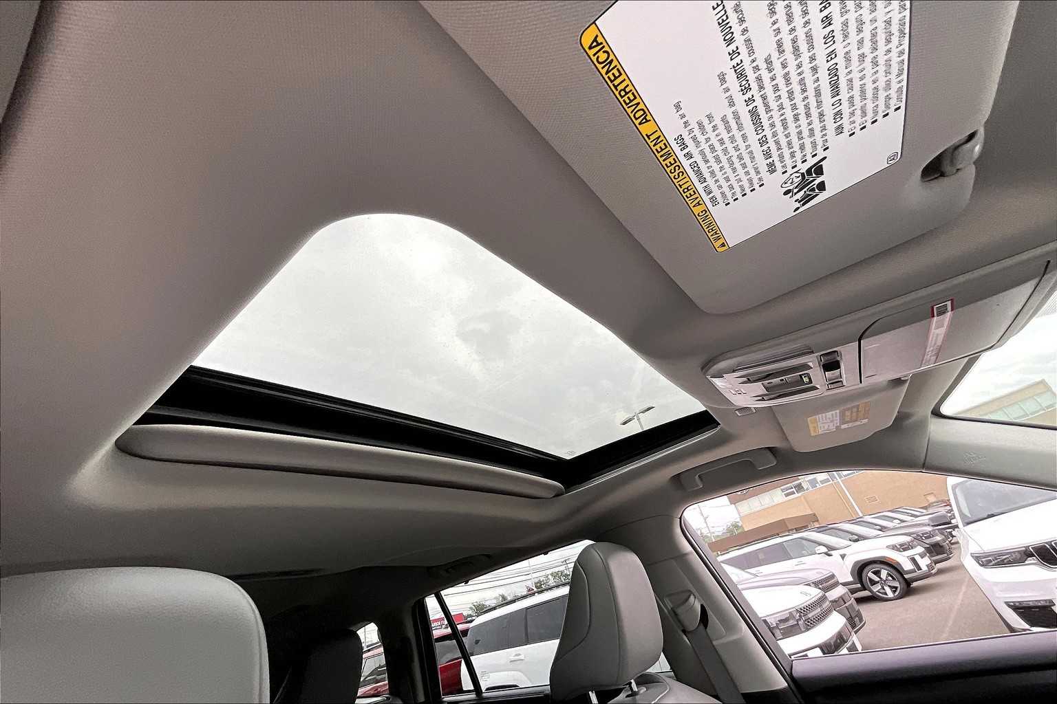 2022 Toyota Highlander XLE - Photo 22