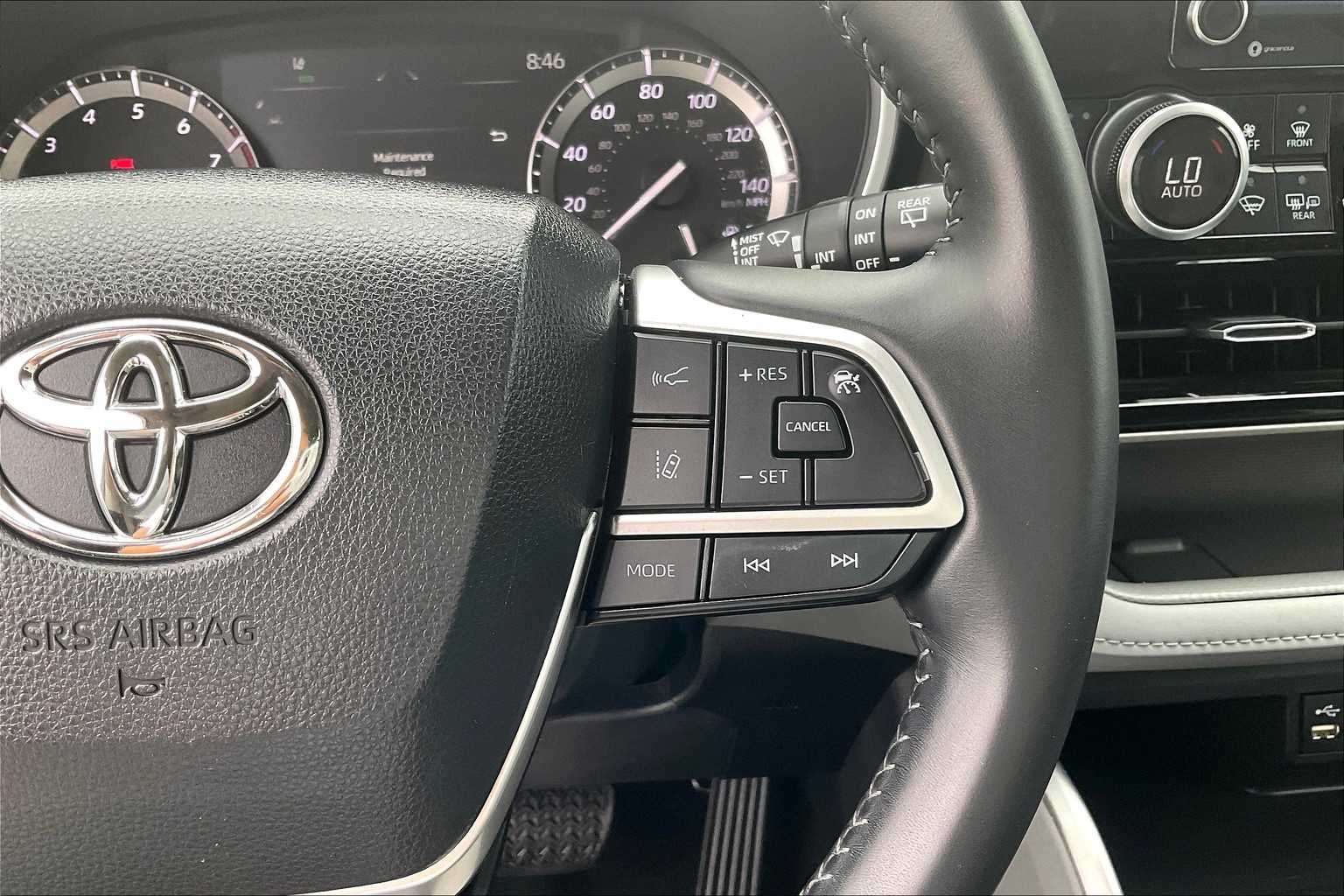 2022 Toyota Highlander XLE - Photo 24