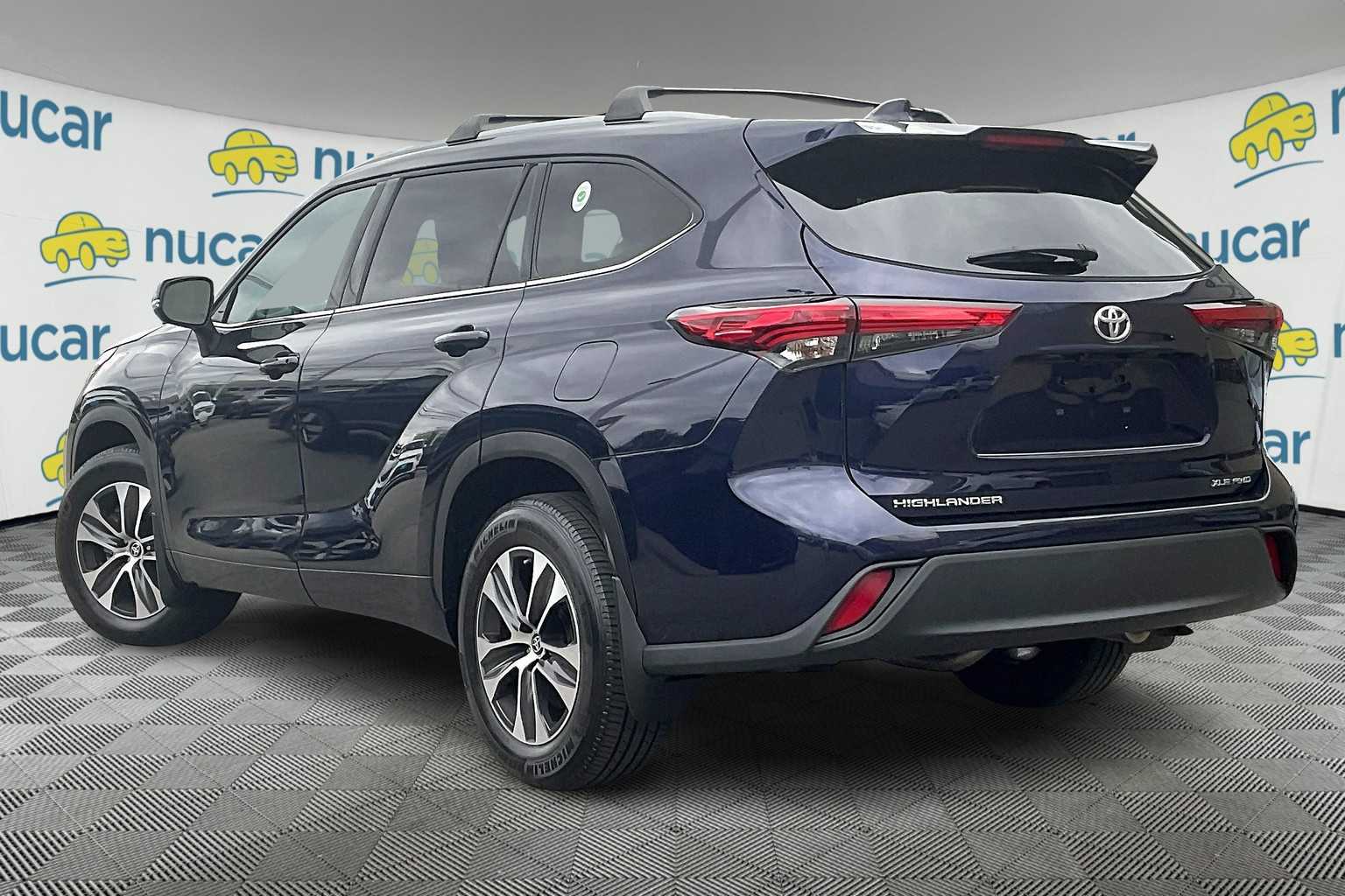 2022 Toyota Highlander XLE - Photo 4