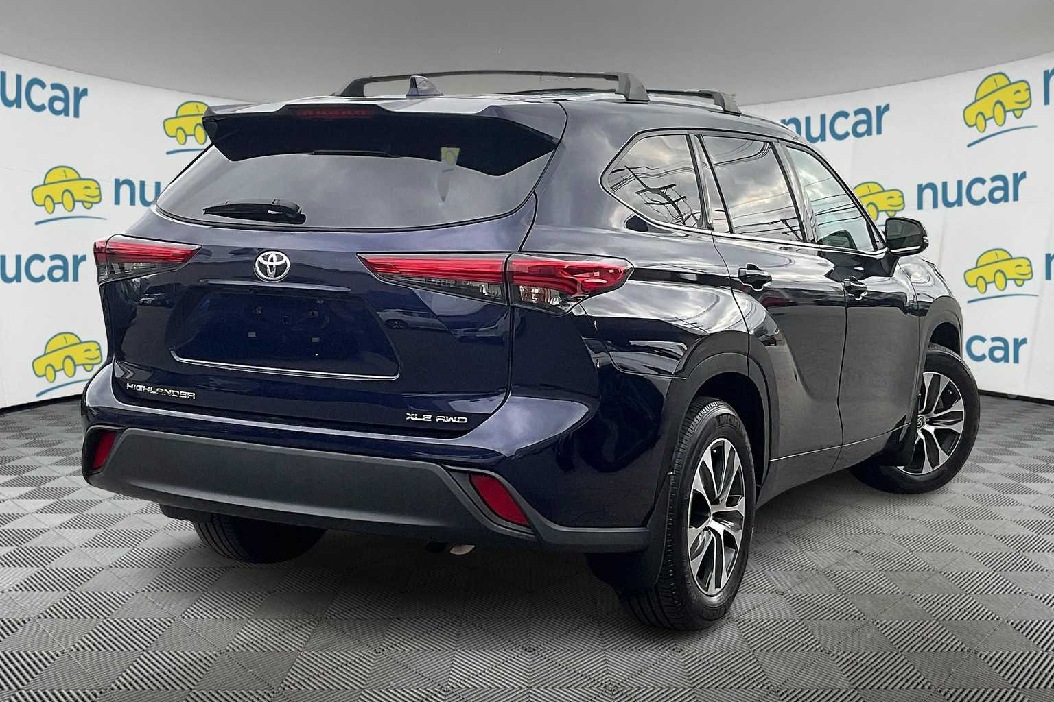 2022 Toyota Highlander XLE - Photo 6
