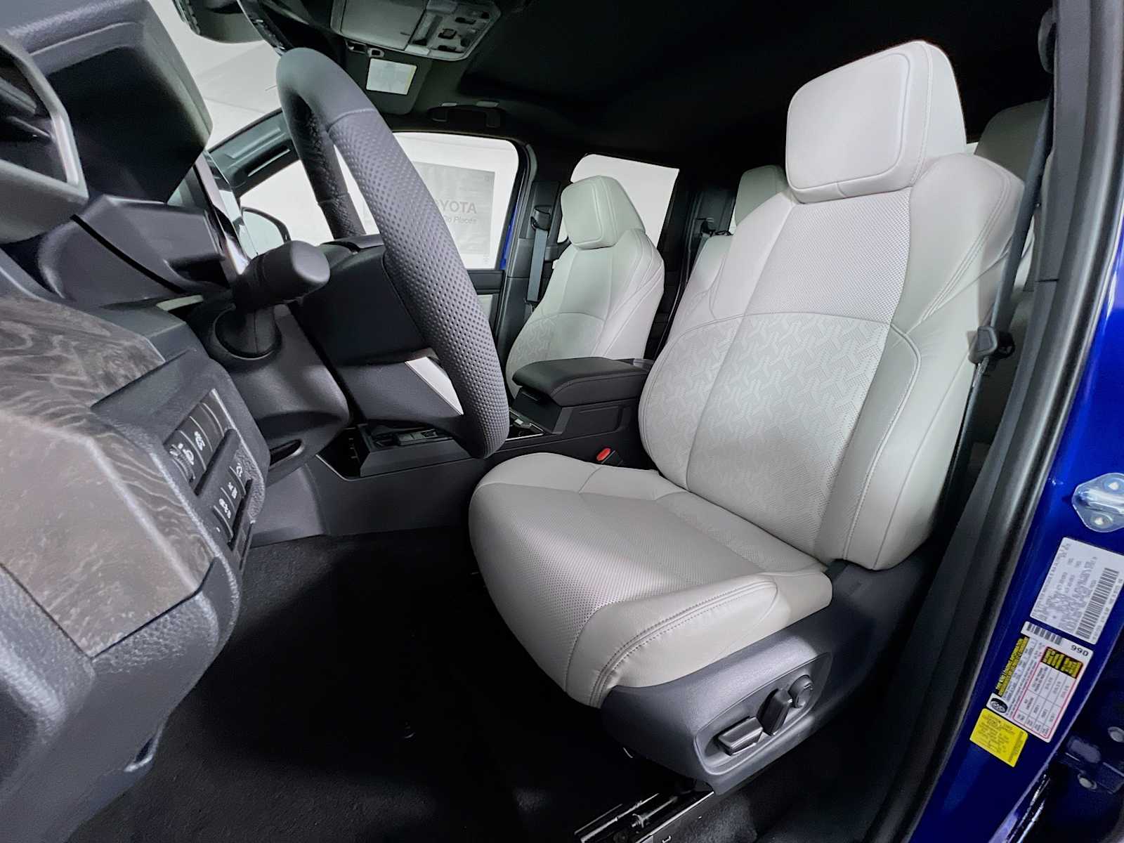 2025 Toyota Tacoma Limited - Photo 12