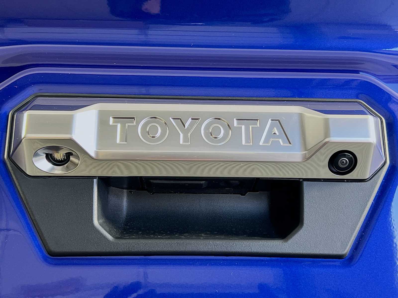 2025 Toyota Tacoma Limited - Photo 17