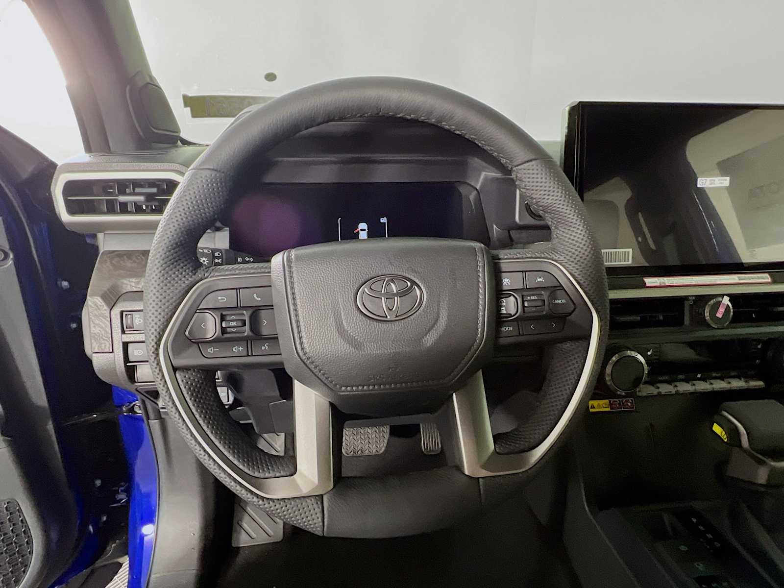 2025 Toyota Tacoma Limited - Photo 7