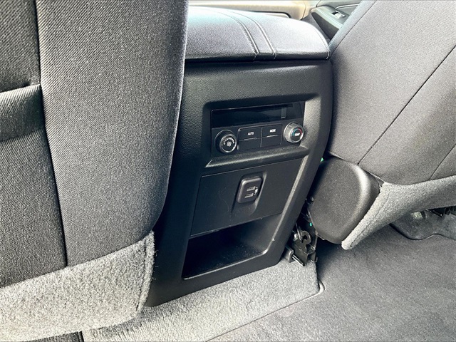 2023 Chevrolet Traverse LT - Photo 24