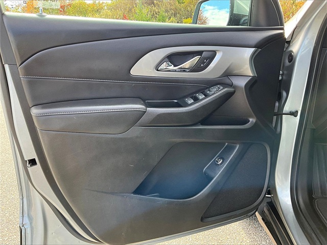2023 Chevrolet Traverse LT - Photo 9